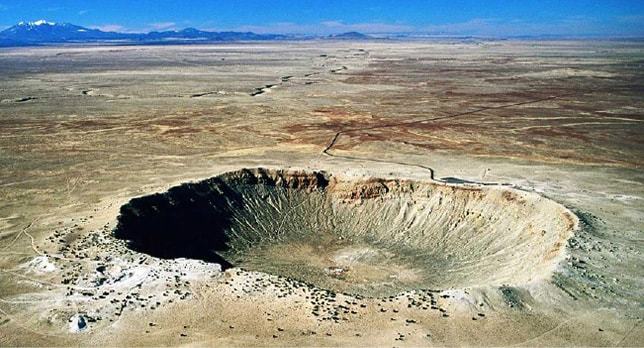 issue9-meteor-crater-the-world-is-best-preserved-meteorite-impact-site-on-earth-in-northern-arizona-usa.jpg