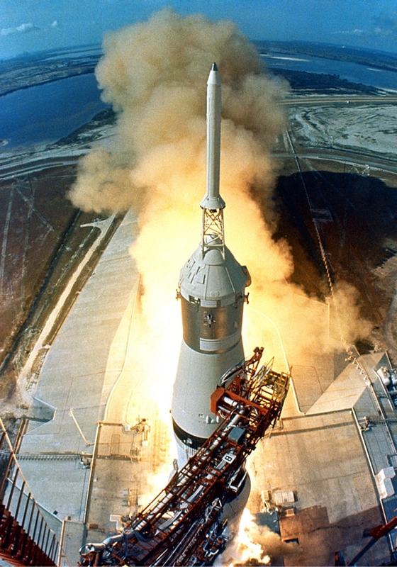 issue9-saturn-v-launch-in-july-1969-of-the-first-apollo-lunar-landing-mission.jpg