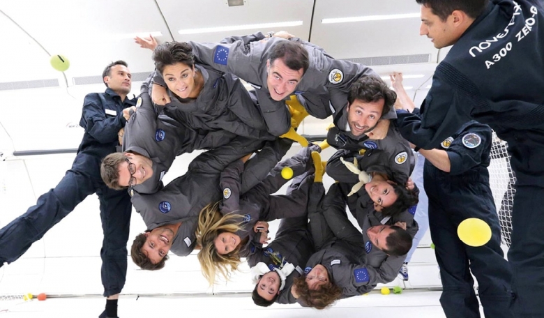 Air Zero G passengers are divided into groups of ten with an instructor to allow everyone to make the most of the available activities and enjoy the weightless experience in safety.