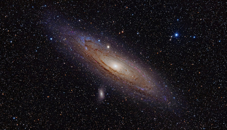 The Andromeda Galaxy is one of the brightest Messier objects and is visible with the naked eye. Image: Wikipedia