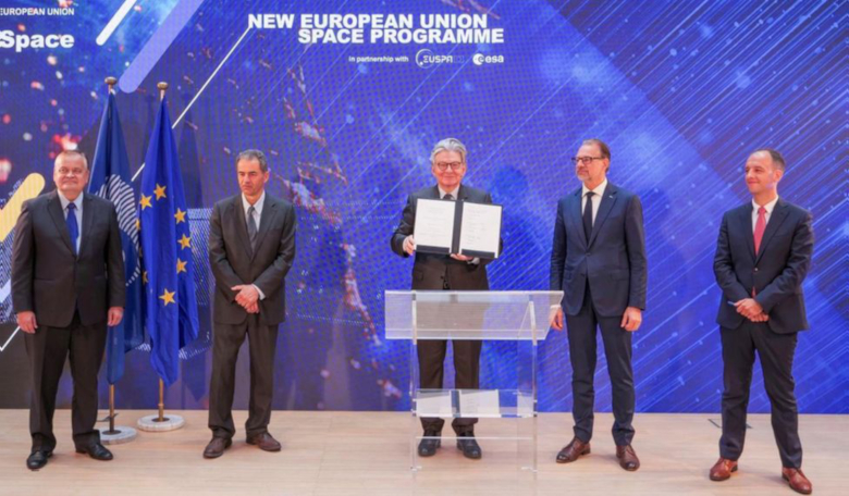 Thierry Breton (Centre) and Josef Aschbacher (second from right) have a new partnership agreement. Image: EUSPA