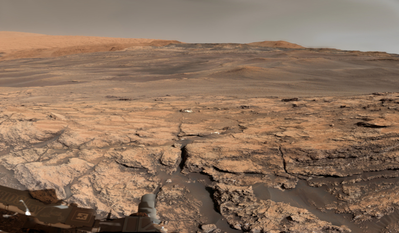 A view of Gale Crater on Mars by the Curiosity Rover where the organic compounds known as thiophenes were found. Image: NASA