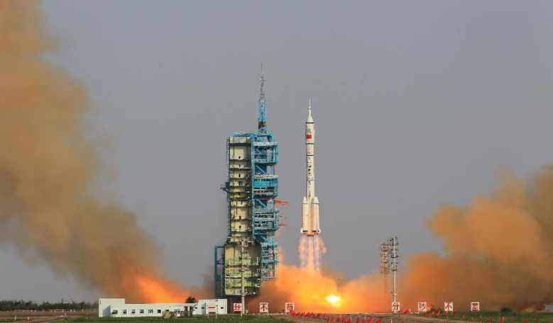 A 58 metre (191-foot) tall Long March 2F rocket lifting off from the Jiuquan satellite launching center in October 2016, carrying two astronauts inside the Shenzhou 11 space capsule. Image: CN