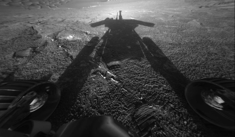 This self-portrait of NASA's Mars Exploration Rover Opportunity (taken on sol 180 (26 July, 2004) comes courtesy of the Sun and the rover's front hazard-avoidance camera. Image: JPL/NASA