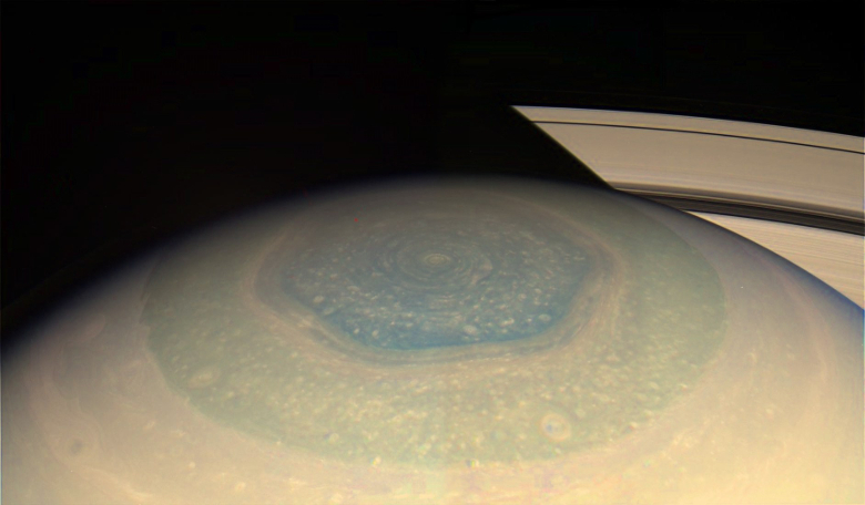 A view of Saturn’s famous hexagon. Image: NASA/JPL-Caltech