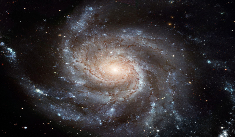 Spiral galaxies like this one, the Pinwheel Galaxy (also known as Messier 101 or NGC 5457), have been used in a study by Lior Shamir to suggest that the Universe does indeed spin. Image: ESA/Hubble