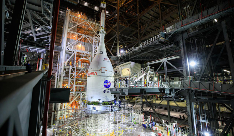 NASA’s Orion spacecraft secured atop the agency’s powerful Space Launch System rocket. The integrated system is now entering the final phase of preparations for an upcoming uncrewed flight test around the Moon. Image: NASA