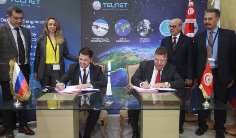 The signing ceremony chaired by Mr. Mohamed FRIKHA, CEO of TELNET Group, and Mr. Alexander V. SERKIN, CEO of GK Launch Services. Image: GK Launch Services