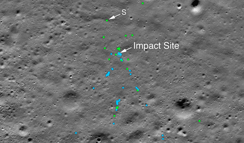 This image shows the Vikram Lander impact point and associated debris field. Green dots indicate spacecraft debris (confirmed or likely). Blue dots locate disturbed soil. Image: NASA/Goddard/Arizona State University.