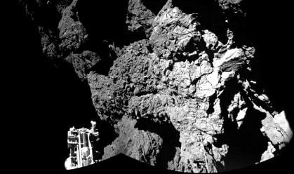 issue10-philae-s-first-picture-from-the-comet-surface.jpg