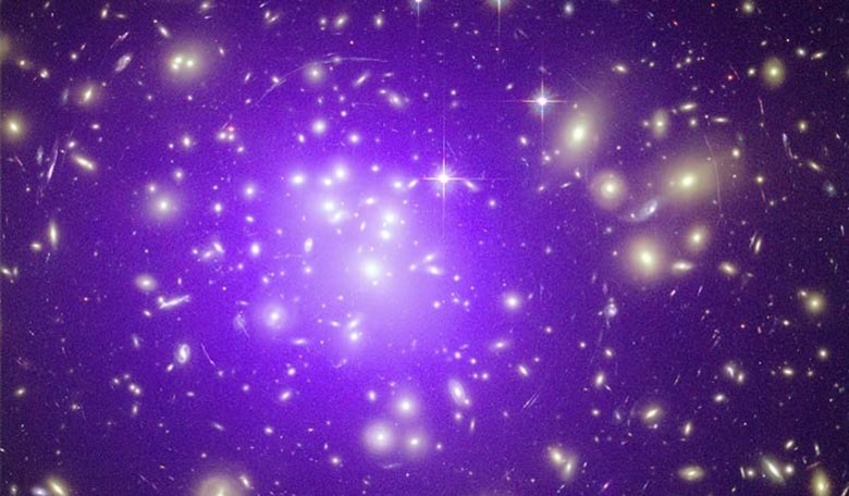 The galaxy cluster Abell 1689, one of the biggest and most massive galaxy clusters known. Most of the mass is in the form of dark matter, so astronomers need to use indirect methods to determine the mass of a galaxy cluster.