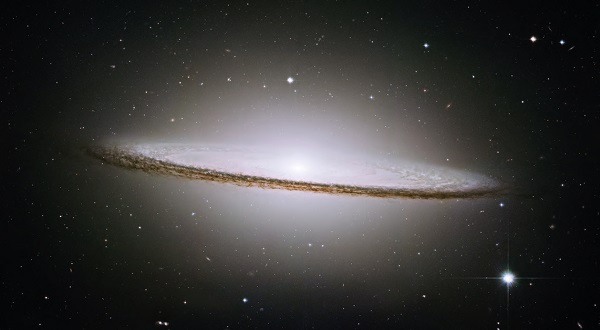 Credit: NASA/ESA and The Hubble Heritage Team STScI/AURA).